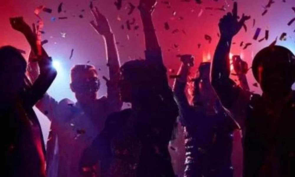 Θεσσαλονίκη: Πρόστιμο 50.000 ευρώ σε 46χρονο για...κορονοπάρτι–Παραβιάσεις ωραρίων σε μαγαζιά της Αθήνας